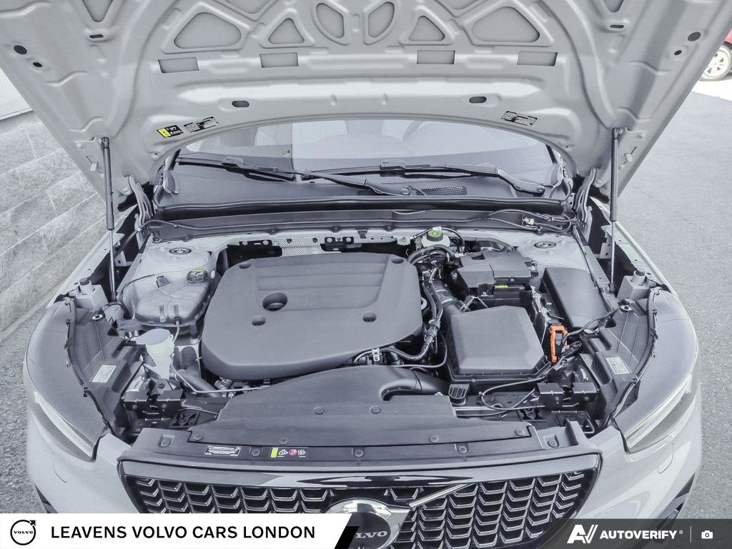 2026 Volvo XC40 PLUS DARK THEME-9