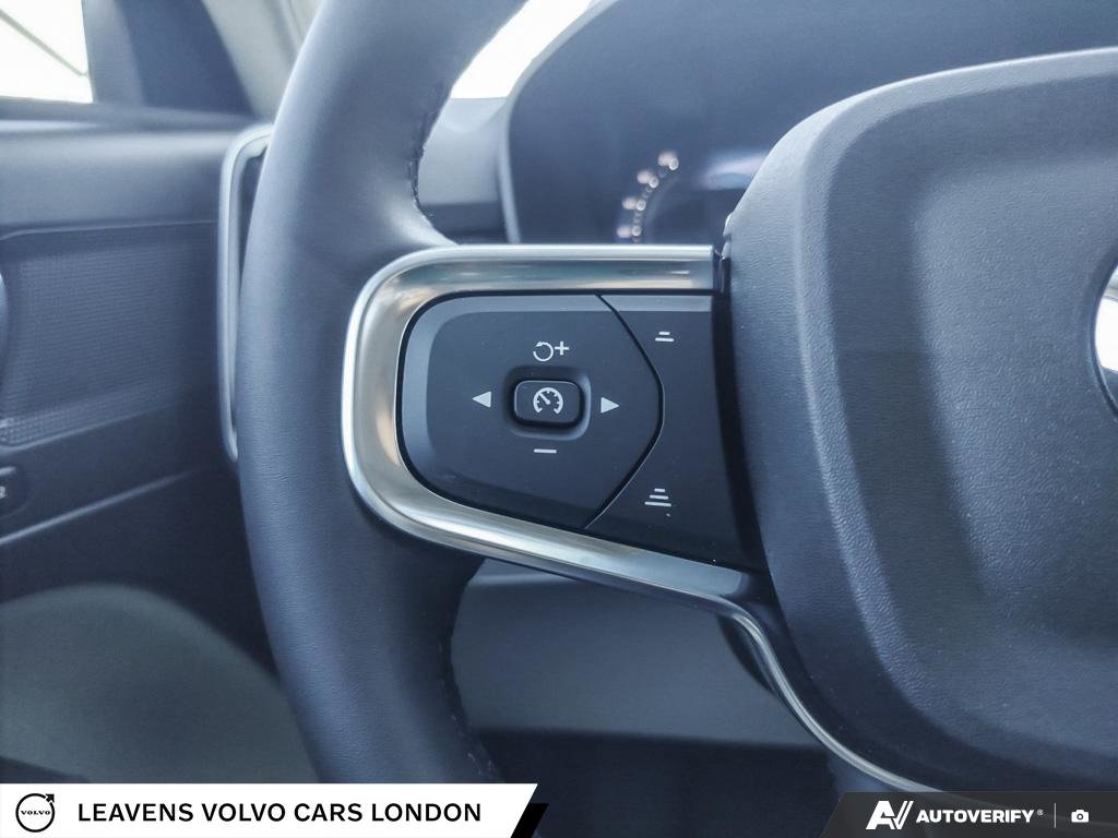 2026 Volvo XC40 PLUS DARK THEME-29