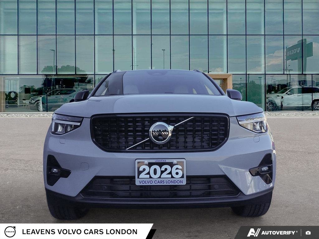2026 Volvo XC40 PLUS DARK THEME-1
