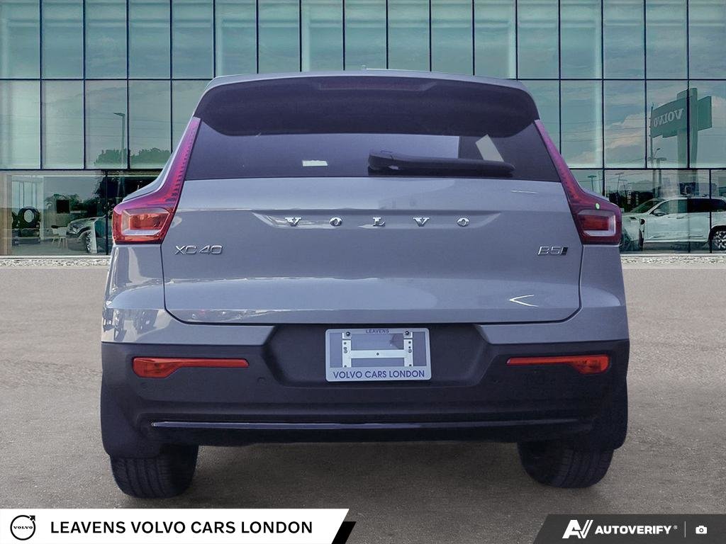 2026 Volvo XC40 PLUS DARK THEME-4