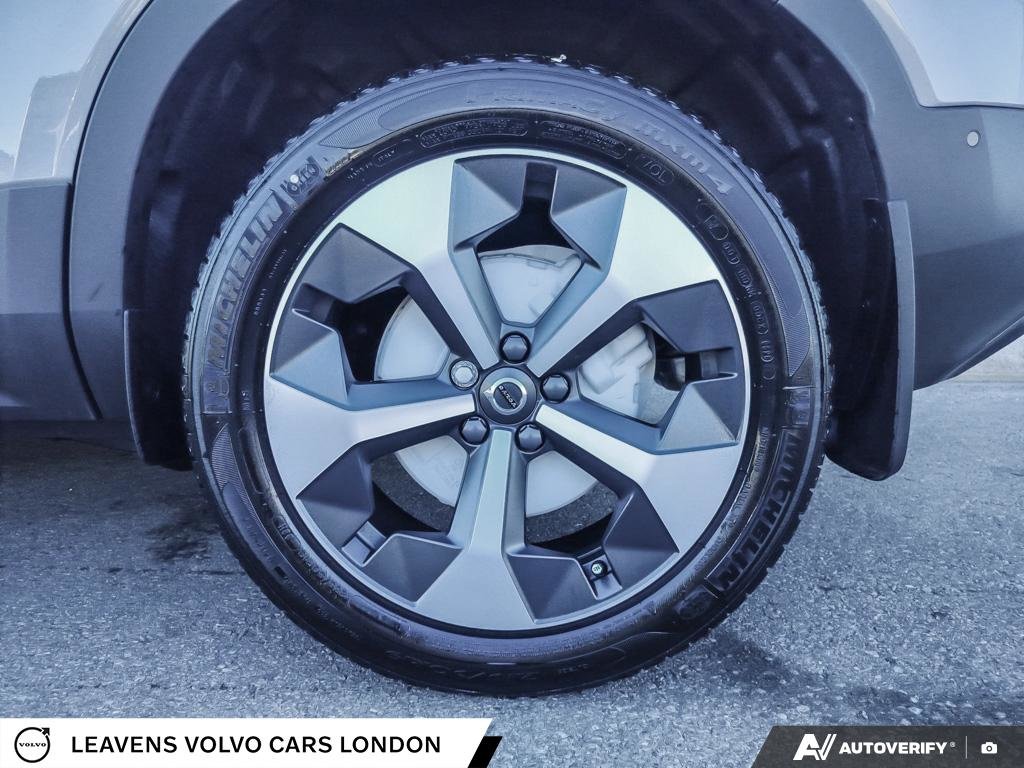 2026 Volvo XC40 PLUS DARK THEME-5