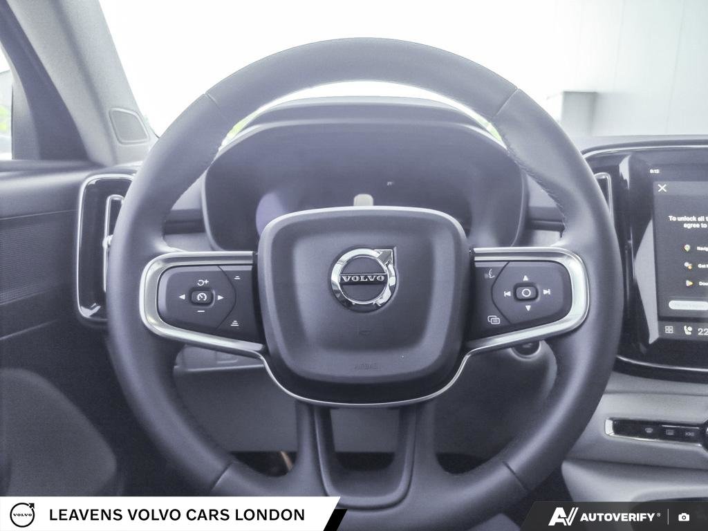 2026 Volvo XC40 PLUS DARK THEME-13