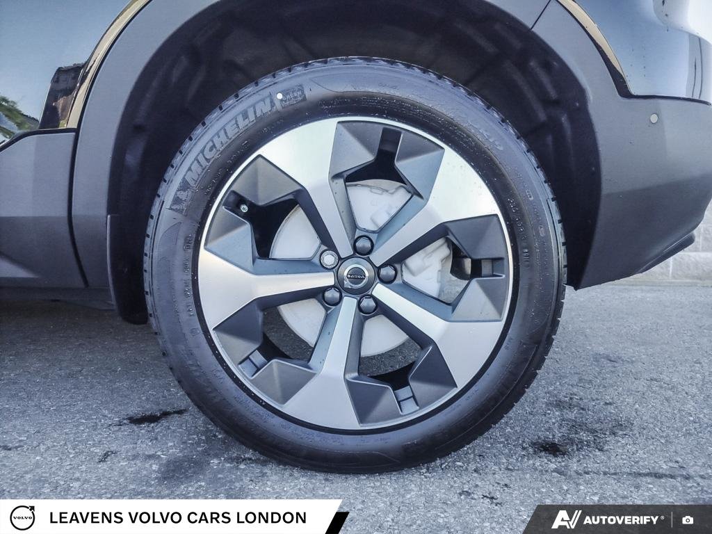2026 Volvo XC40 PLUS DARK THEME-5