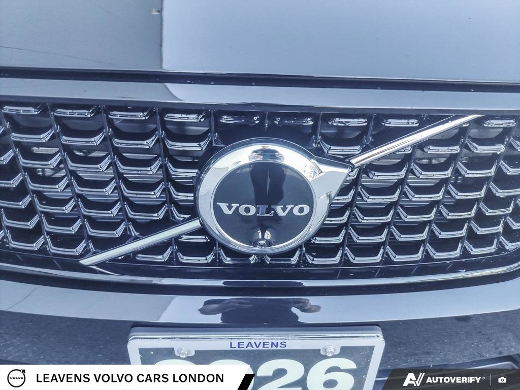 2026 Volvo XC40 PLUS DARK THEME-8