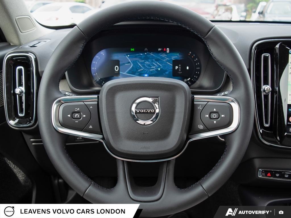 2026 Volvo XC40 ULTRA DARK THEME-13