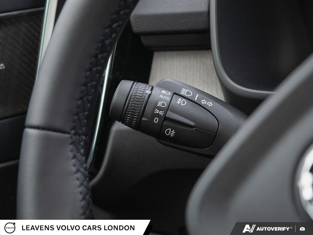 2026 Volvo XC40 ULTRA DARK THEME-15