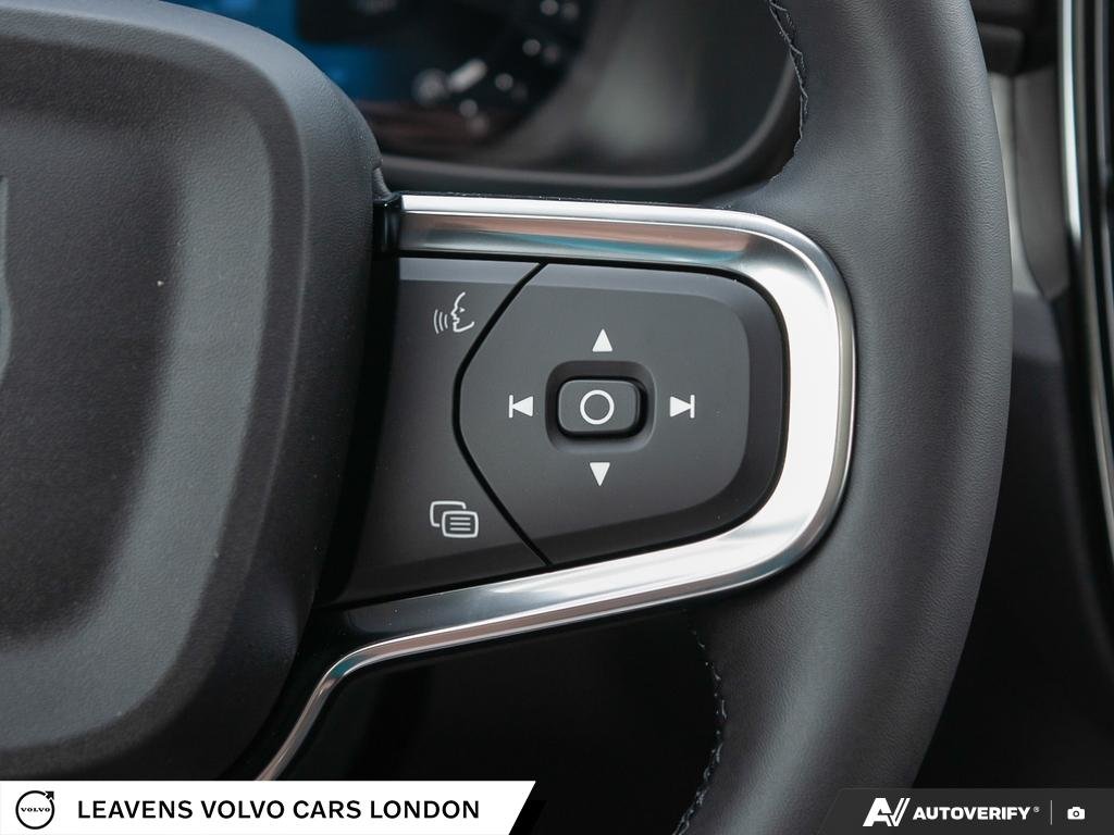 2026 Volvo XC40 ULTRA DARK THEME-17
