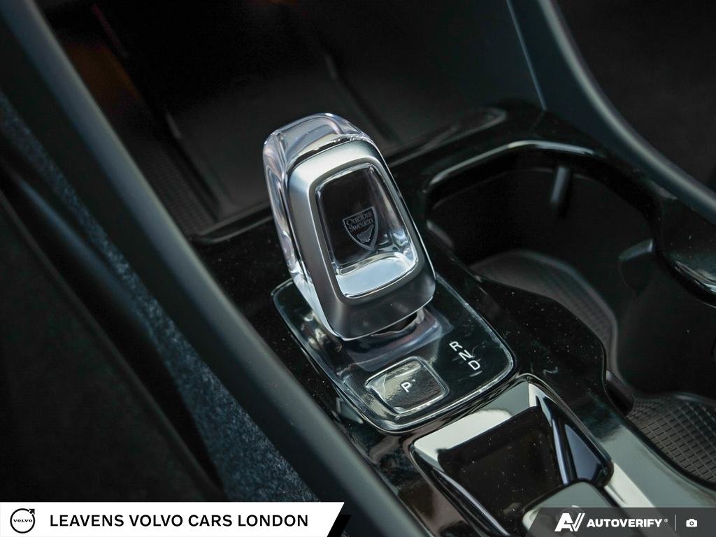 2026 Volvo XC40 ULTRA DARK THEME-18