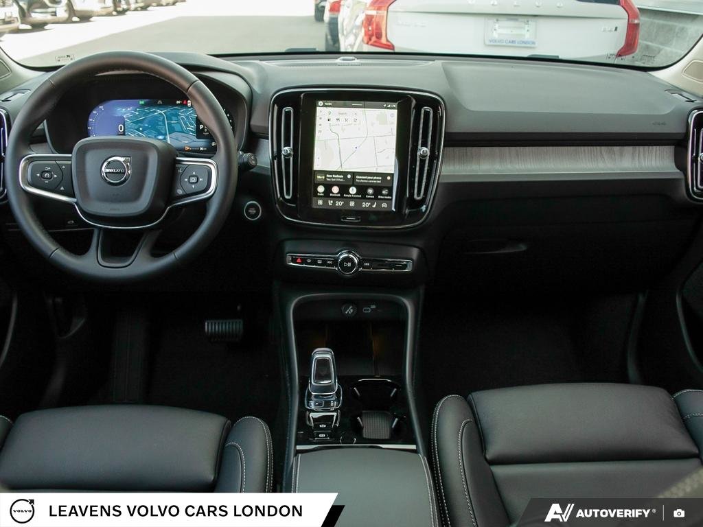 2026 Volvo XC40 ULTRA DARK THEME-24
