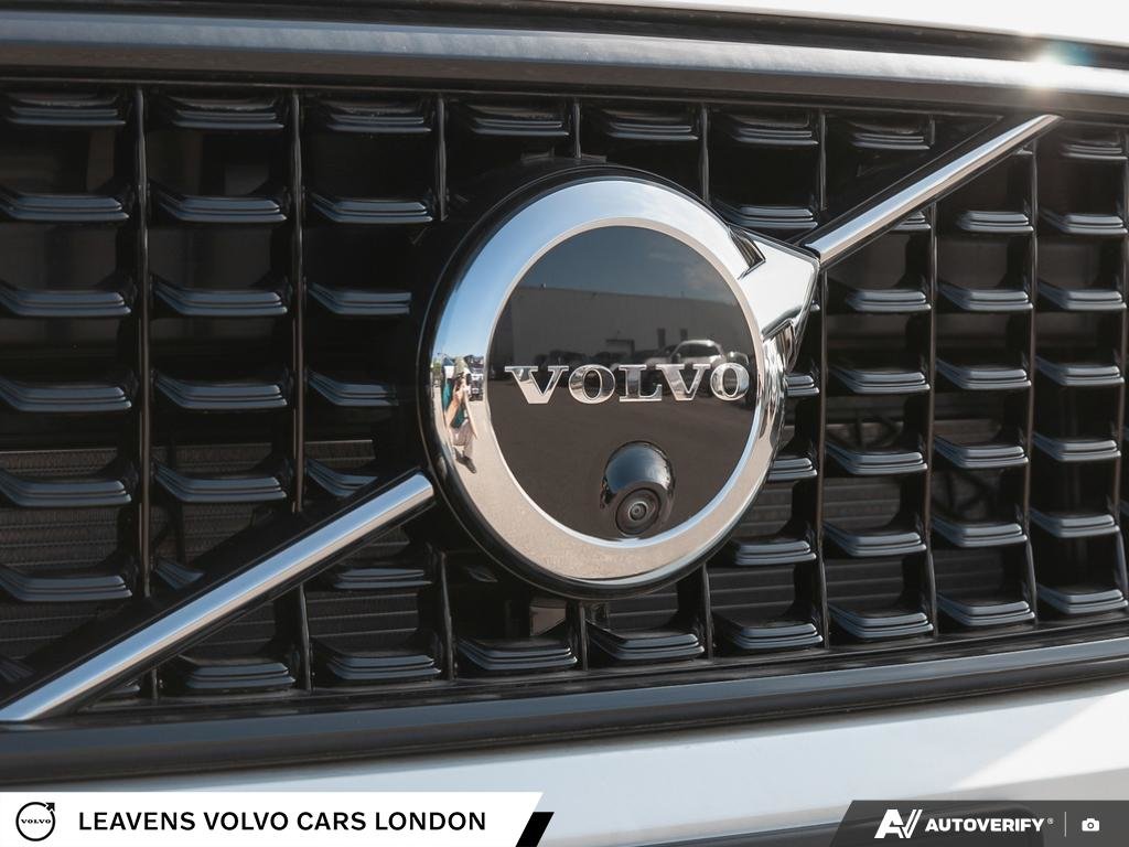 2026 Volvo XC40 ULTRA DARK THEME-8