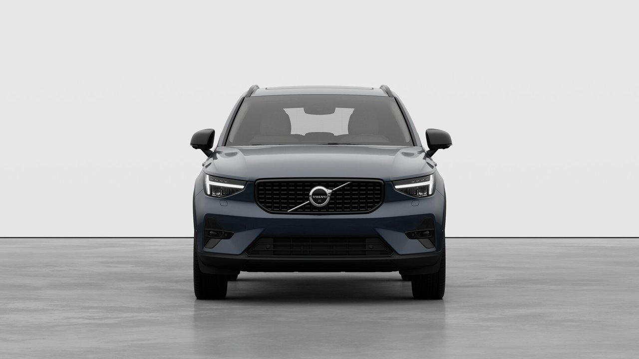 2026 Volvo XC40 PLUS DARK THEME-4