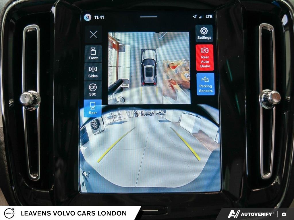 2026 Volvo XC40 PLUS DARK THEME-26