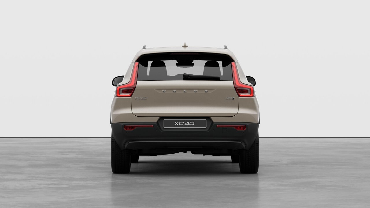 2026 Volvo XC40 PLUS DARK THEME-5