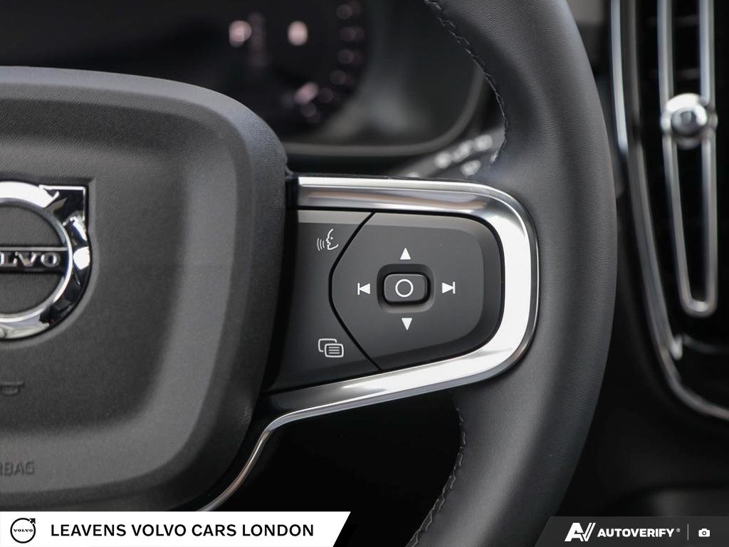 2026 Volvo XC40 ULTRA BLACK EDITION-17