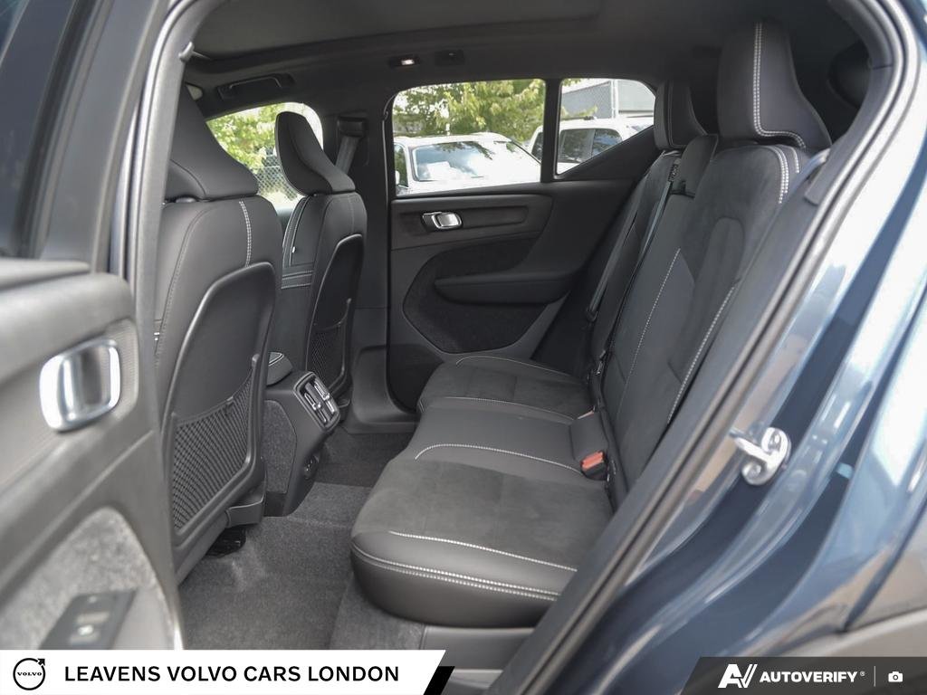 2026 Volvo XC40 ULTRA BLACK EDITION-23