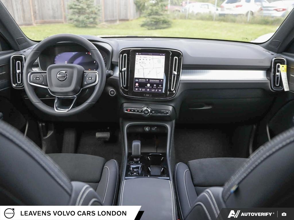 2026 Volvo XC40 ULTRA BLACK EDITION-24