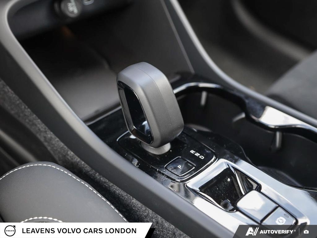 2026 Volvo XC40 ULTRA BLACK EDITION-18