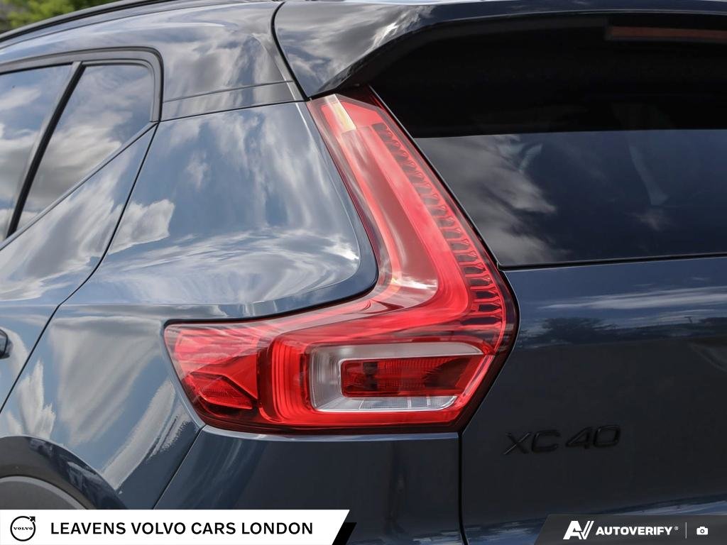 2026 Volvo XC40 ULTRA BLACK EDITION-11