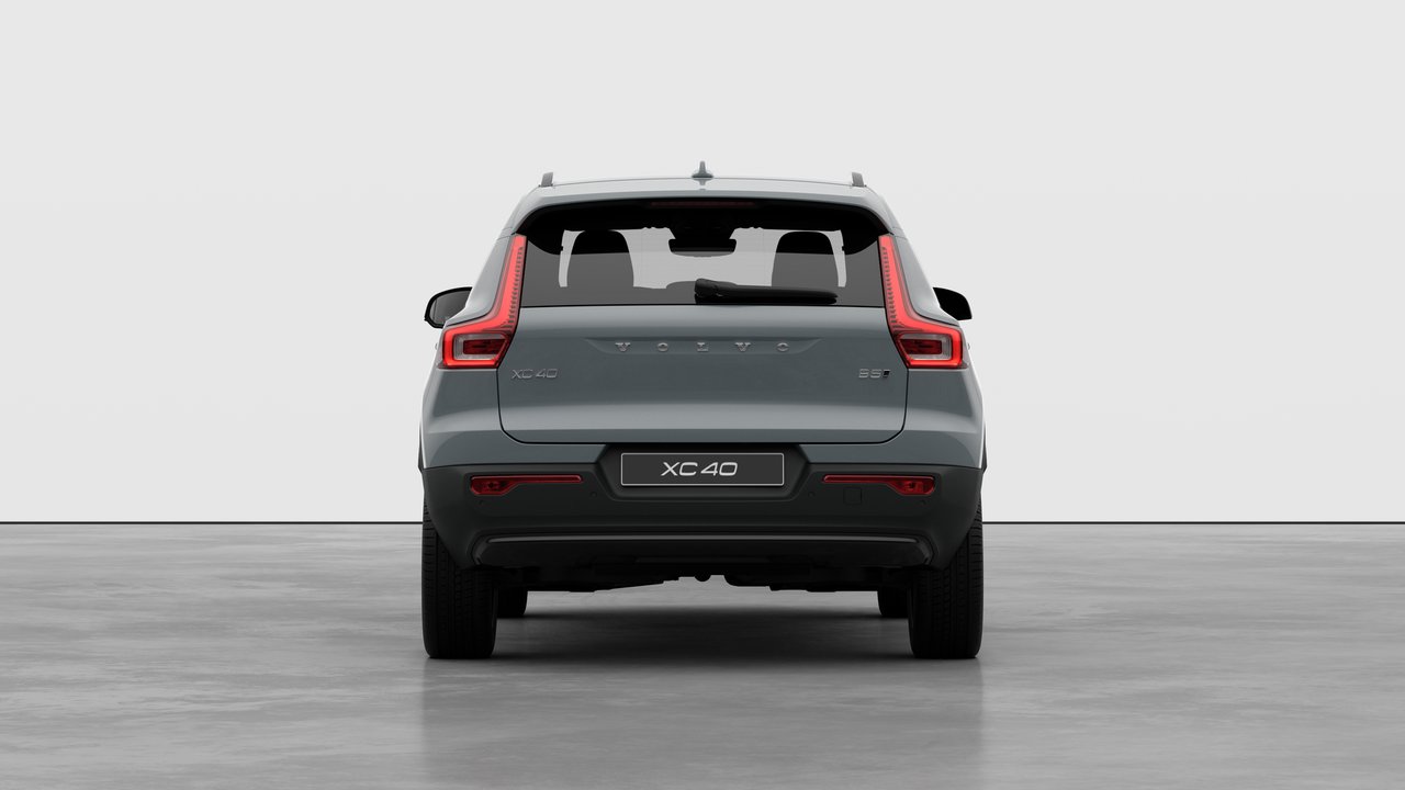 2026 Volvo XC40 PLUS DARK THEME-5