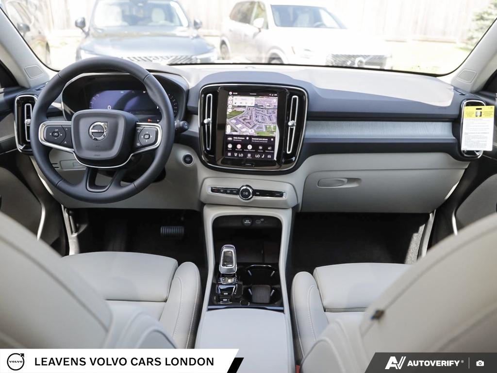 2026 Volvo XC40 PLUS DARK THEME-24