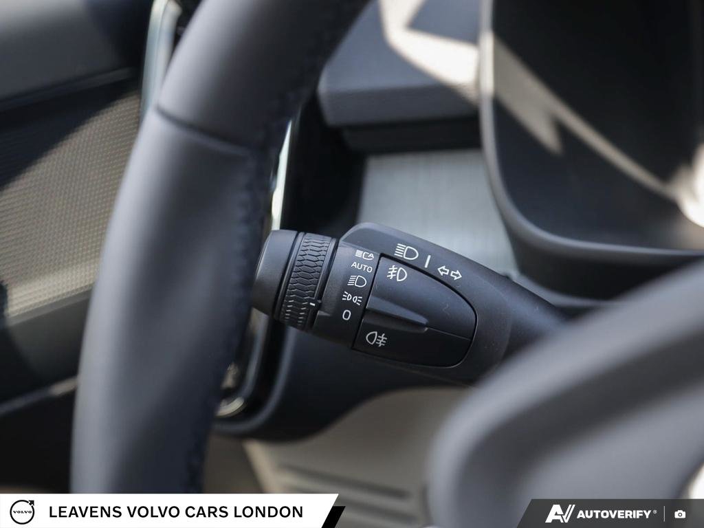 2026 Volvo XC40 PLUS DARK THEME-15