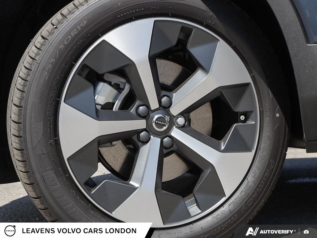 2026 Volvo XC40 PLUS DARK THEME-5