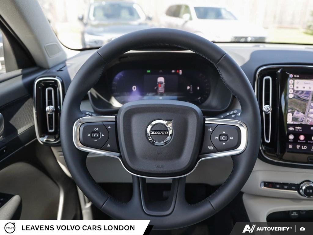 2026 Volvo XC40 PLUS DARK THEME-13