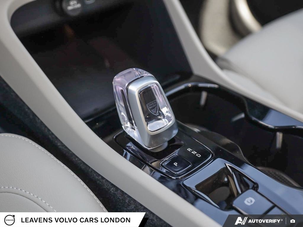 2026 Volvo XC40 PLUS DARK THEME-18