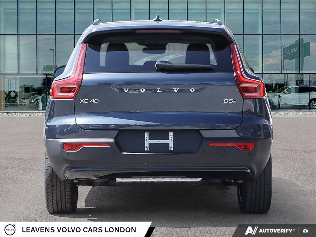 2026 Volvo XC40 PLUS DARK THEME-4