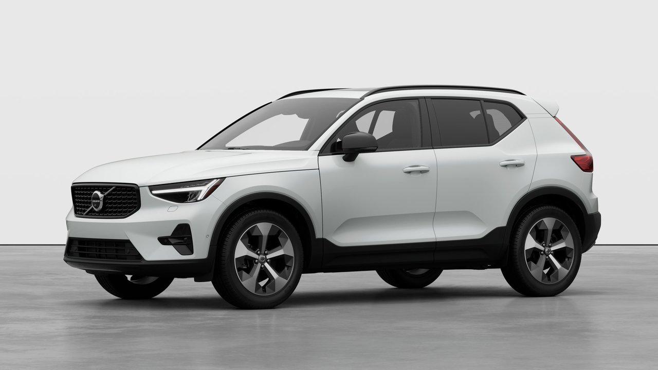 2026 Volvo XC40 PLUS DARK THEME-0