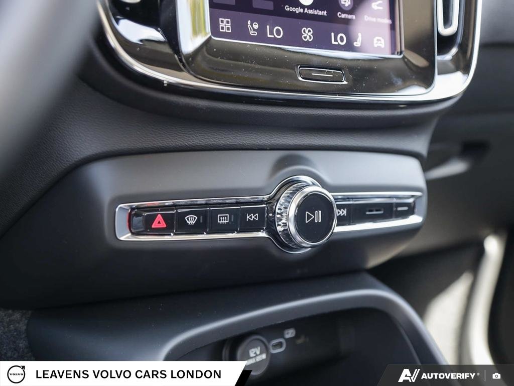 2026 Volvo XC40 PLUS DARK THEME-19