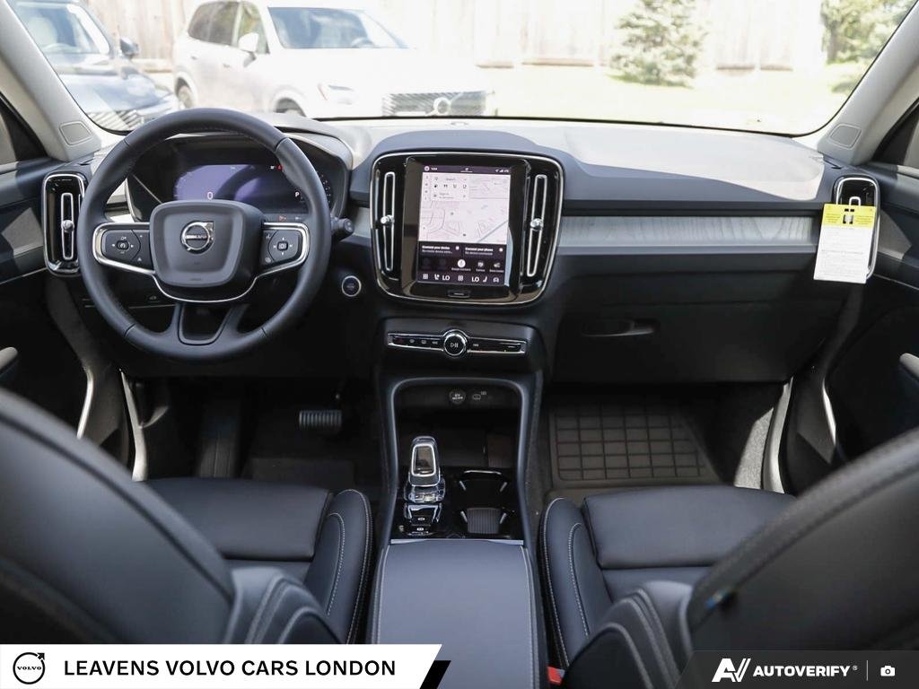 2026 Volvo XC40 PLUS DARK THEME-24