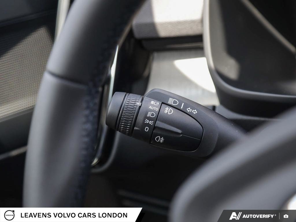 2026 Volvo XC40 PLUS DARK THEME-15