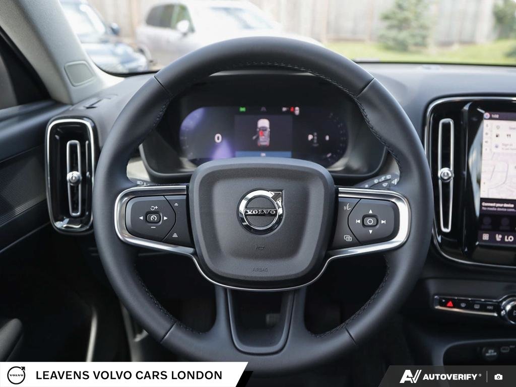 2026 Volvo XC40 PLUS DARK THEME-13