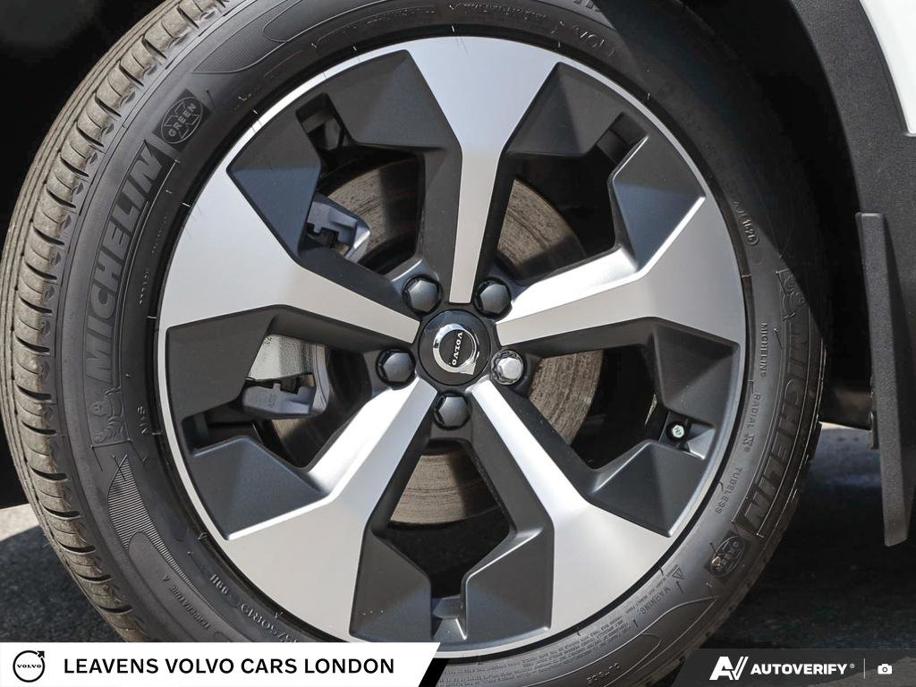2026 Volvo XC40 PLUS DARK THEME-5