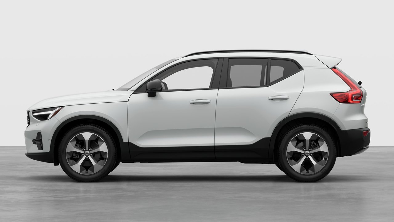 2026 Volvo XC40 PLUS DARK THEME-7