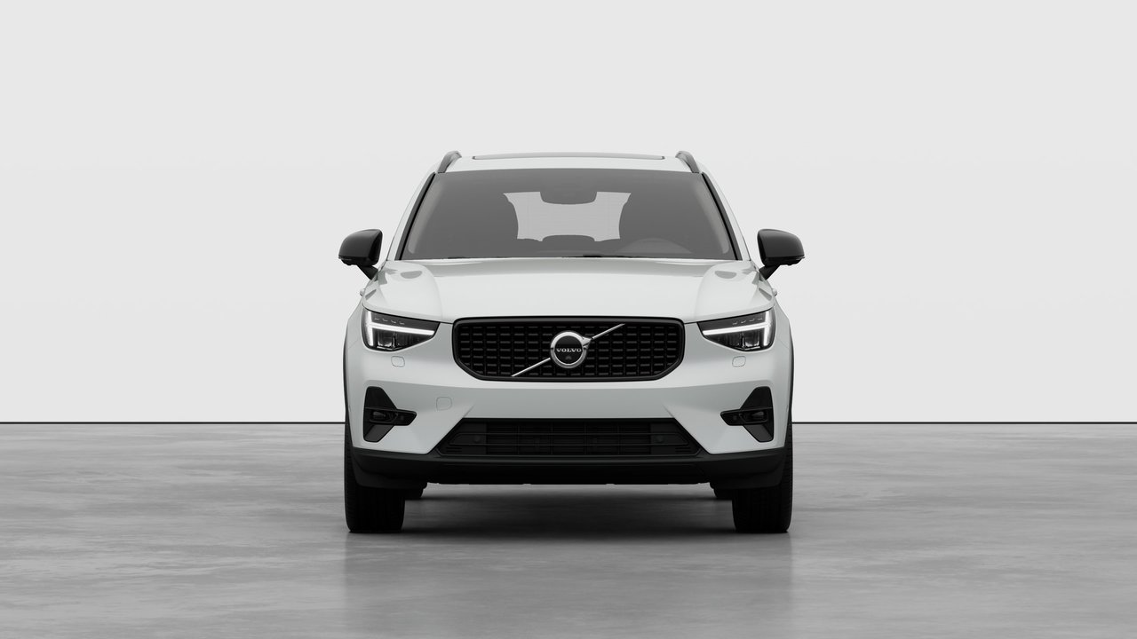 2026 Volvo XC40 PLUS DARK THEME-4