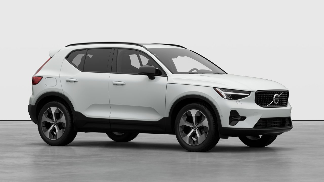 2026 Volvo XC40 PLUS DARK THEME-2