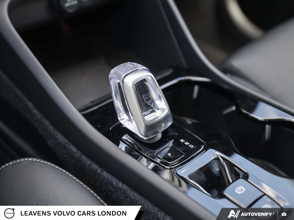 2026 Volvo XC40 PLUS DARK THEME-18
