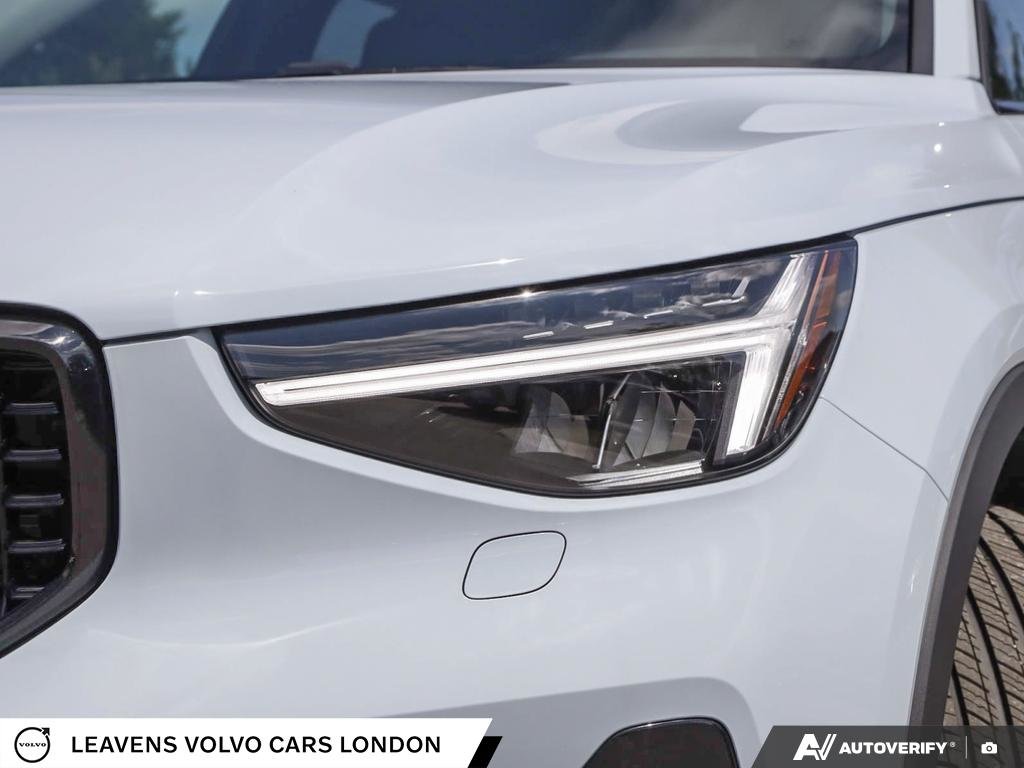 2026 Volvo XC40 PLUS DARK THEME-9