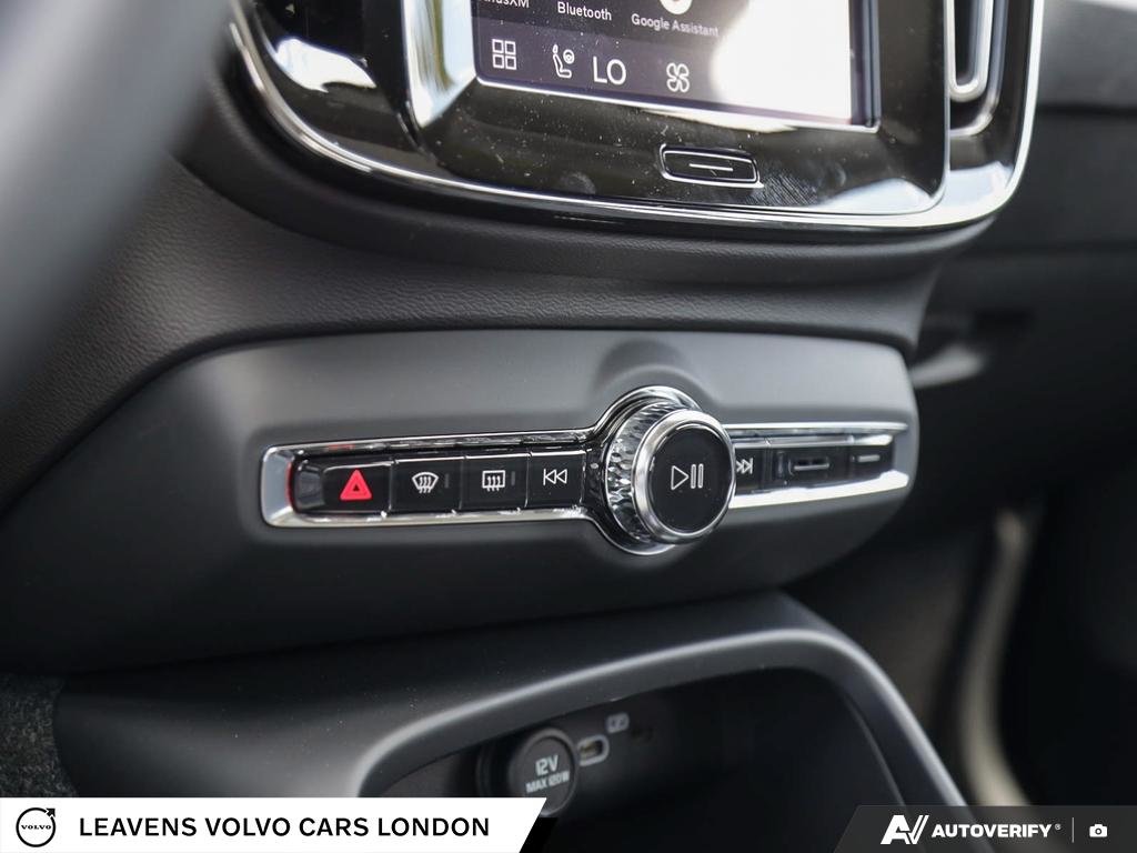 2026 Volvo XC40 PLUS DARK THEME-19