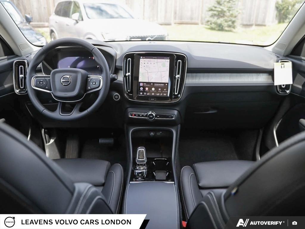 2026 Volvo XC40 PLUS DARK THEME-24