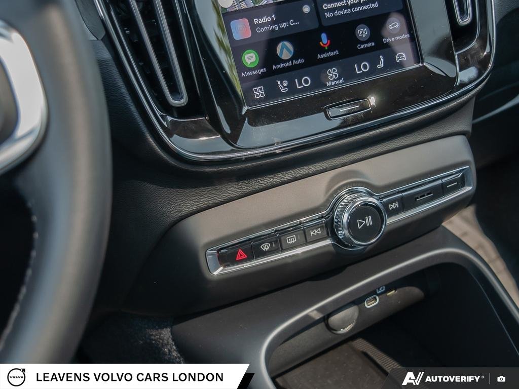 2026 Volvo XC40 PLUS DARK THEME-19