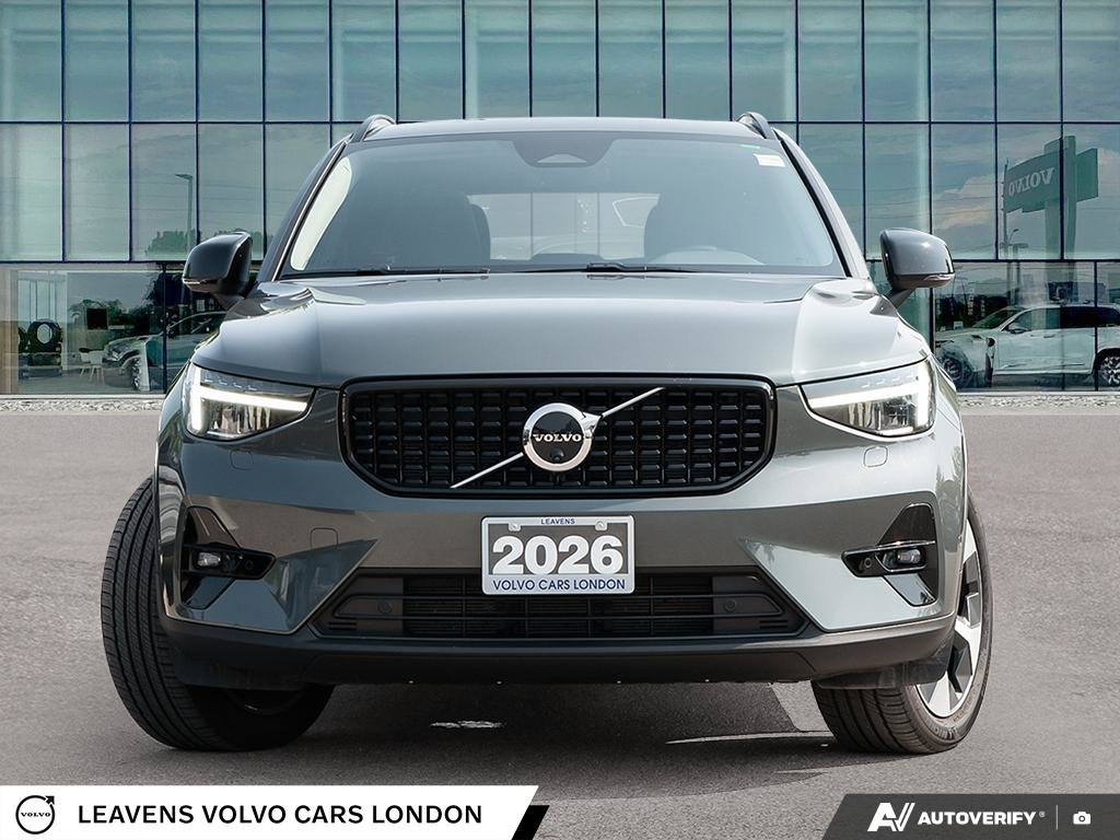 2026 Volvo XC40 PLUS DARK THEME-1