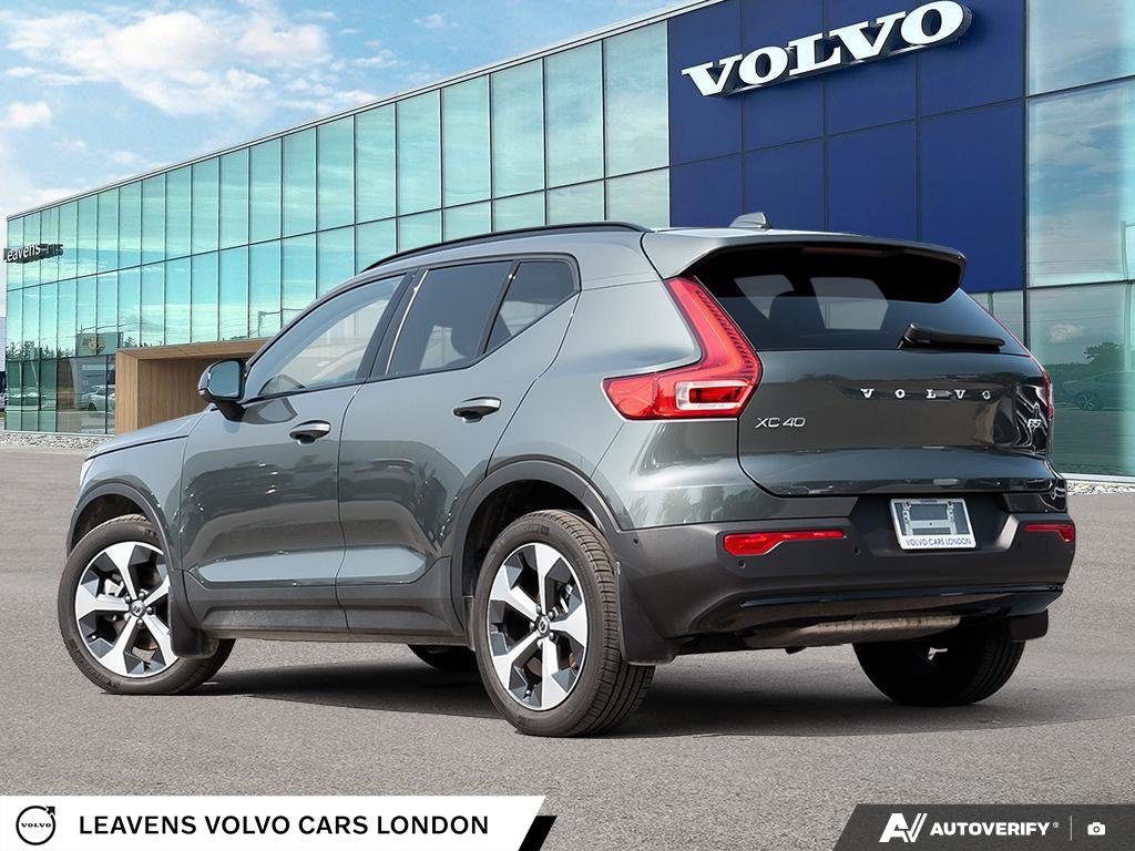 2026 Volvo XC40 PLUS DARK THEME-3