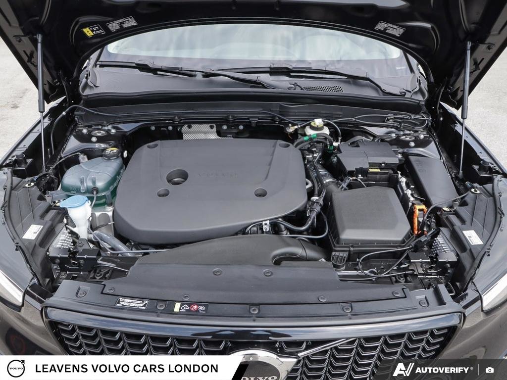 2026 Volvo XC40 ULTRA DARK THEME-7