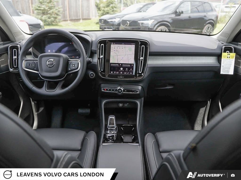 2026 Volvo XC40 ULTRA DARK THEME-24