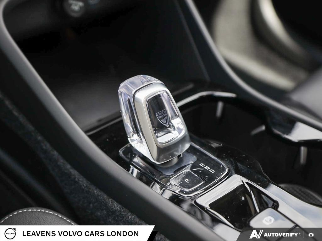 2026 Volvo XC40 ULTRA DARK THEME-18