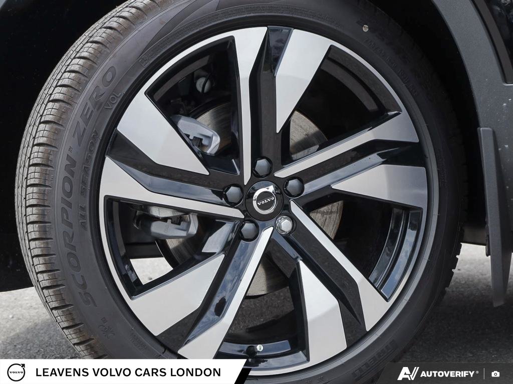 2026 Volvo XC40 ULTRA DARK THEME-5