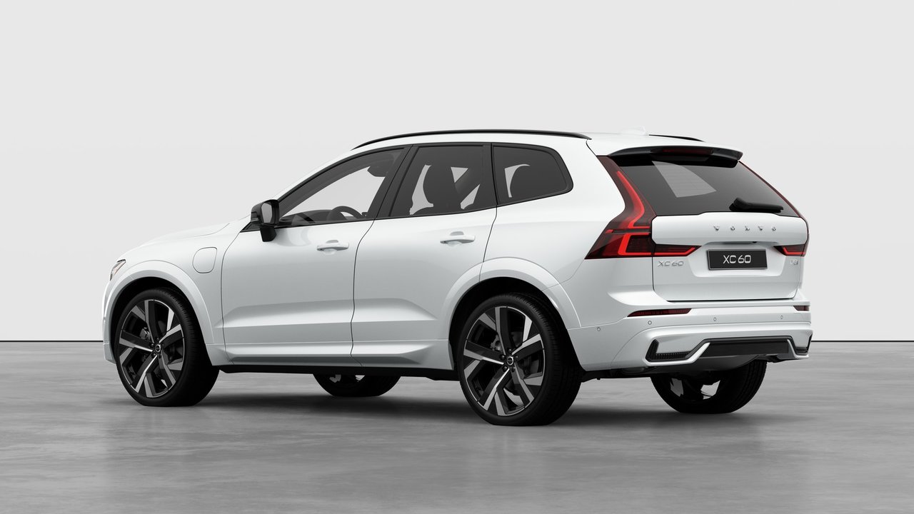 2027 Volvo XC60 PLUG-IN HYBRID ULTRA DARK THEME-1